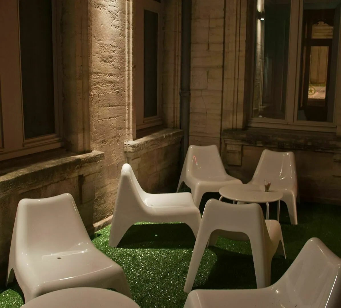 Pop Hostel Авиньон Отель